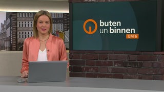 Moderatorin Lea Reinhard im Studio von buten un binnen