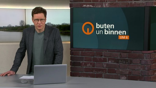 Felix Krömer im Studio von buten un binnen.