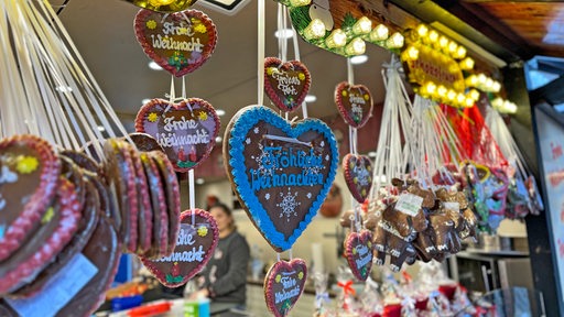 Lebkuchenherzen auf dem Weihnachtsmarkt 2024 in der Bremer Innenstadt