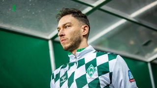 Jiri Pavlenka schaut nachdenklich im Spielertunnel.