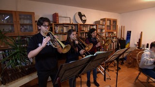 Familie Schrader aus Vegesack gibt ein Wohnzimmerkonzert. 